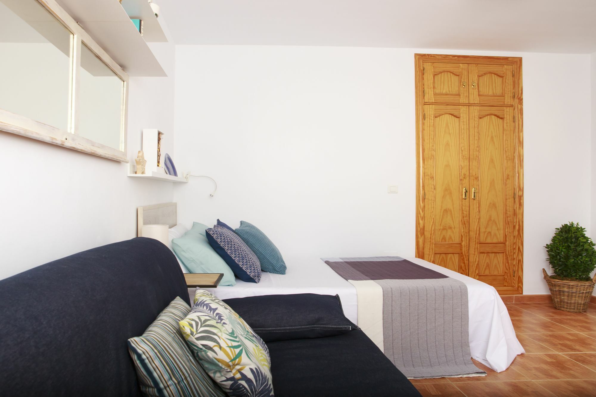 Sea & Wave Ventura Studio Apartment Malaga Exterior photo
