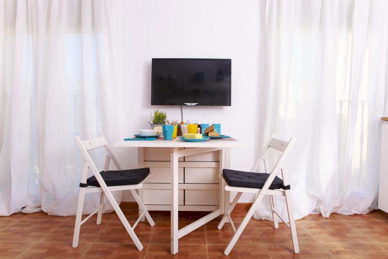 Sea & Wave Ventura Studio Apartment Malaga Exterior photo