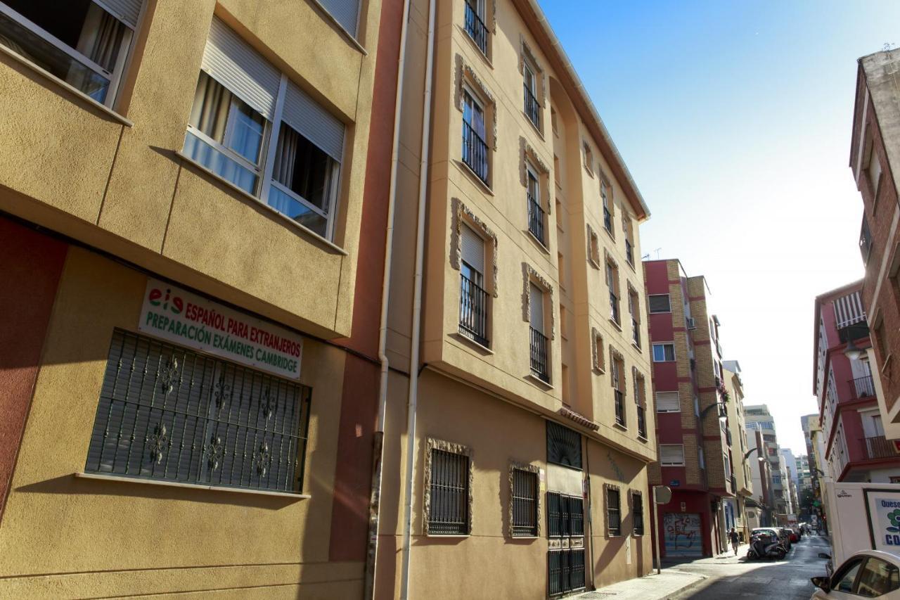 Sea & Wave Ventura Studio Apartment Malaga Exterior photo