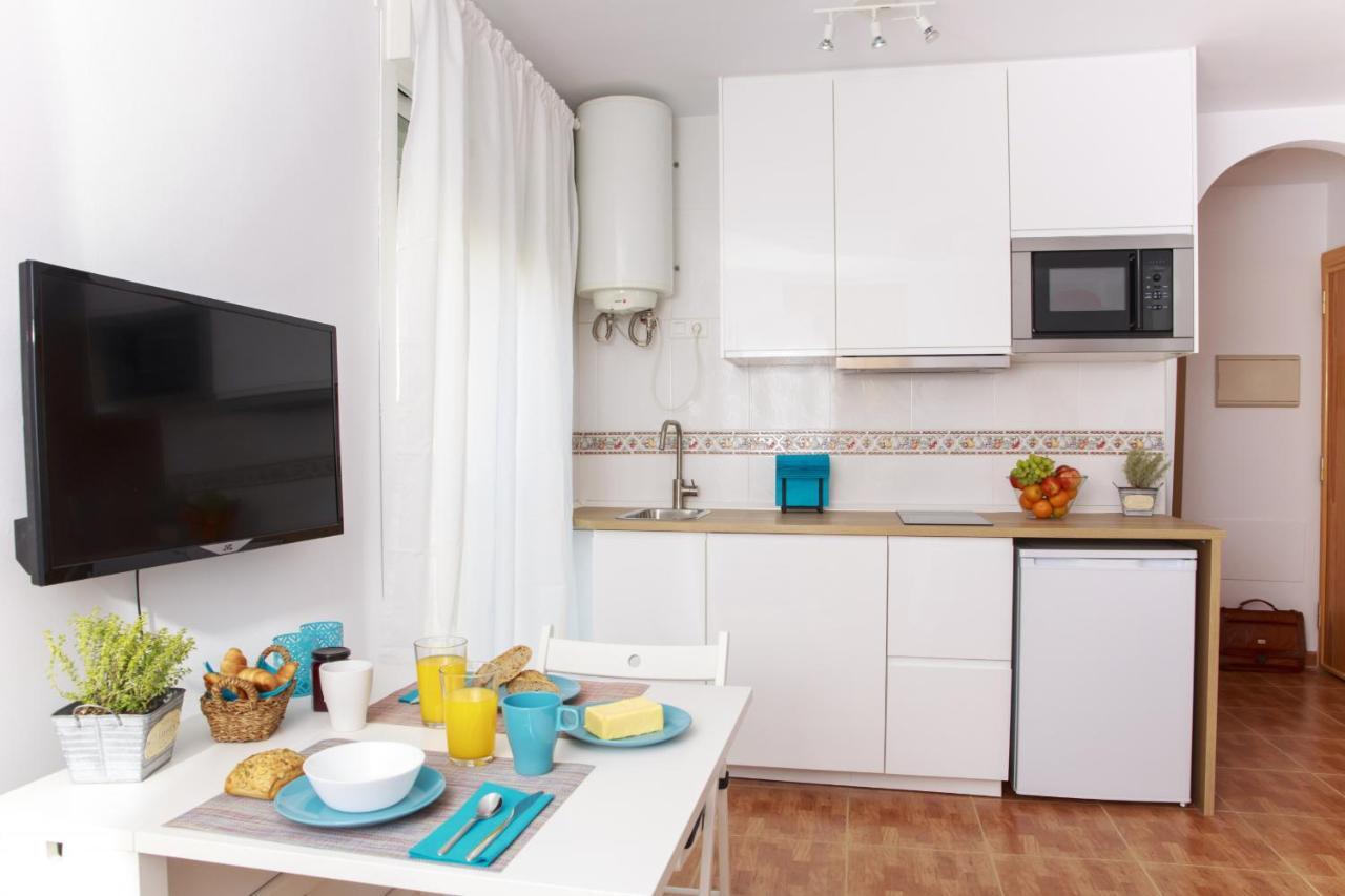 Sea & Wave Ventura Studio Apartment Malaga Exterior photo